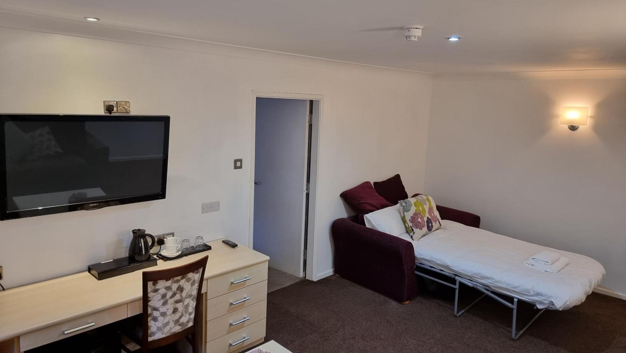קלית'רו The Avenue Hotel Ltd מראה חיצוני תמונה
